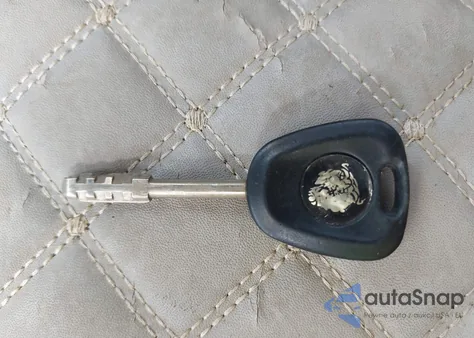 2000 Jaguar Xj8 Vanden Plas from USA, damaged, VIN SAJDA24CXYLF05346